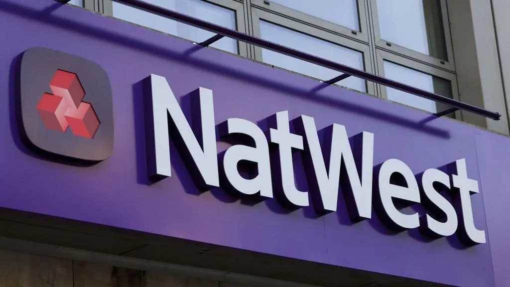 NatWest 禁止員工使用 WhatsApp 和 Facebook Messenger