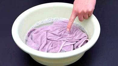 毛巾髒了別用開水煮，教你一招不管多髒多舊的毛巾，洗完潔白如新